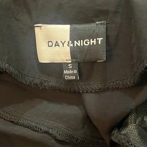 𝐃𝐀𝐘 & 𝐍𝐈𝐆𝐇𝐓 Lace trim Satin Duster - Picture 5 of 6